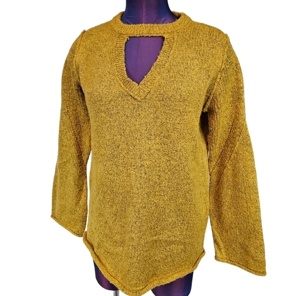 Taylor & Sage Mustard Yellow Keyhole Neck‎ Rolled Hem Sweater Size Small Women's - Picture 8 of 8